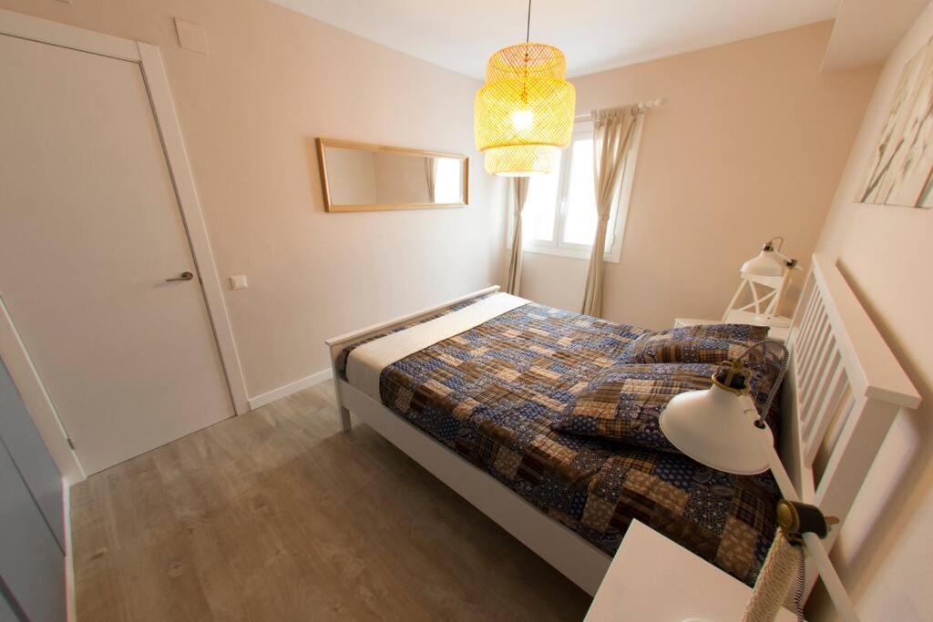 Lloret De Mar - Beachside Apartment - Free Parking - Limited Size Car Екстер'єр фото