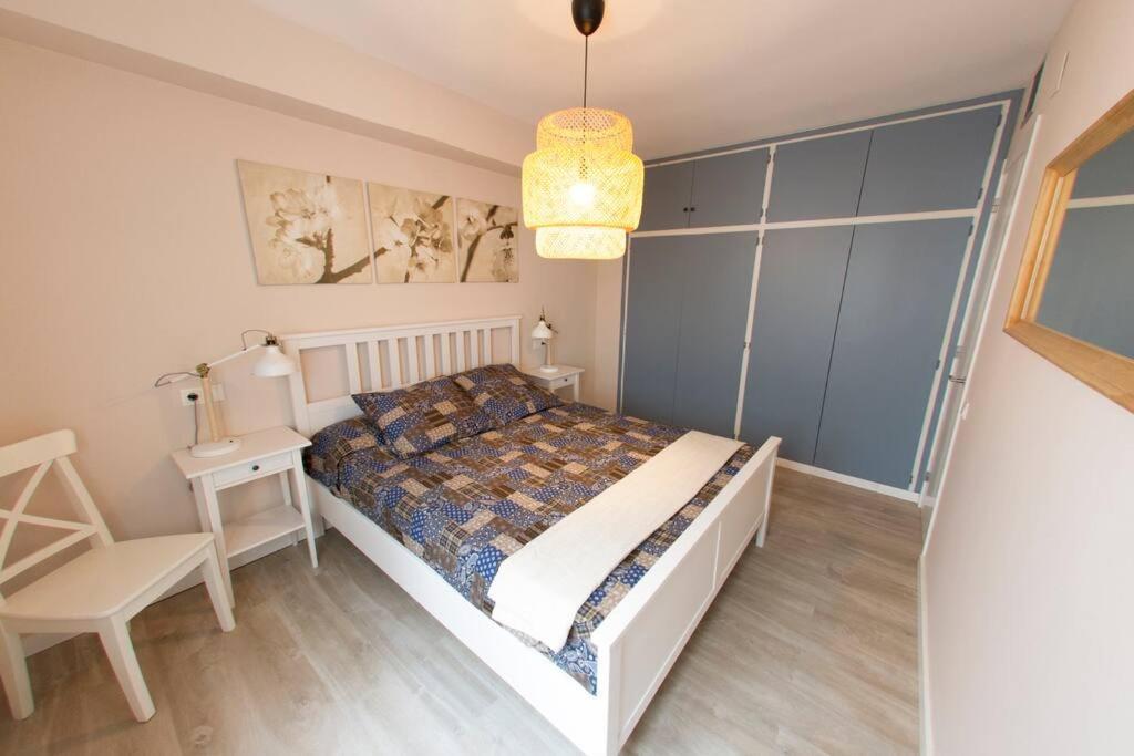 Lloret De Mar - Beachside Apartment - Free Parking - Limited Size Car Екстер'єр фото