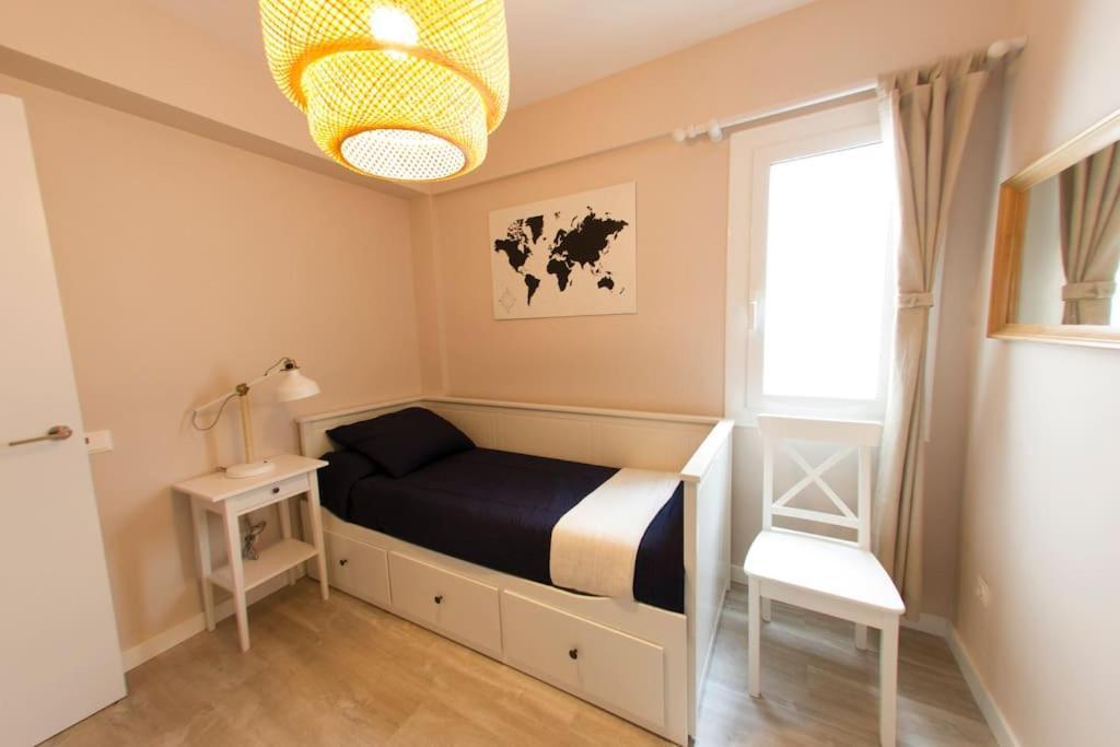 Lloret De Mar - Beachside Apartment - Free Parking - Limited Size Car Екстер'єр фото